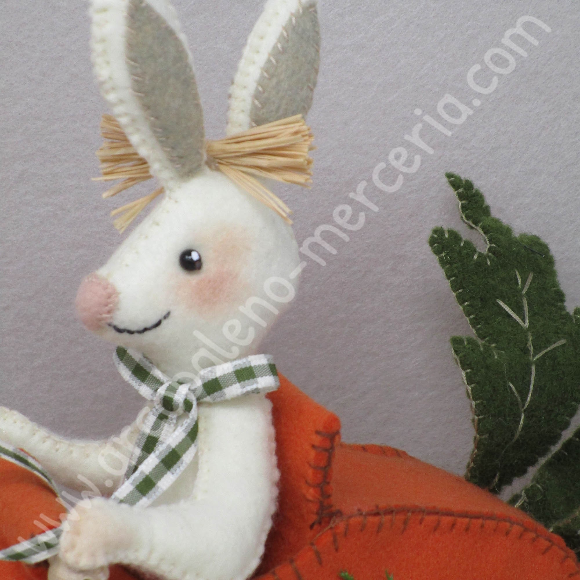 Carota mobile con coniglio