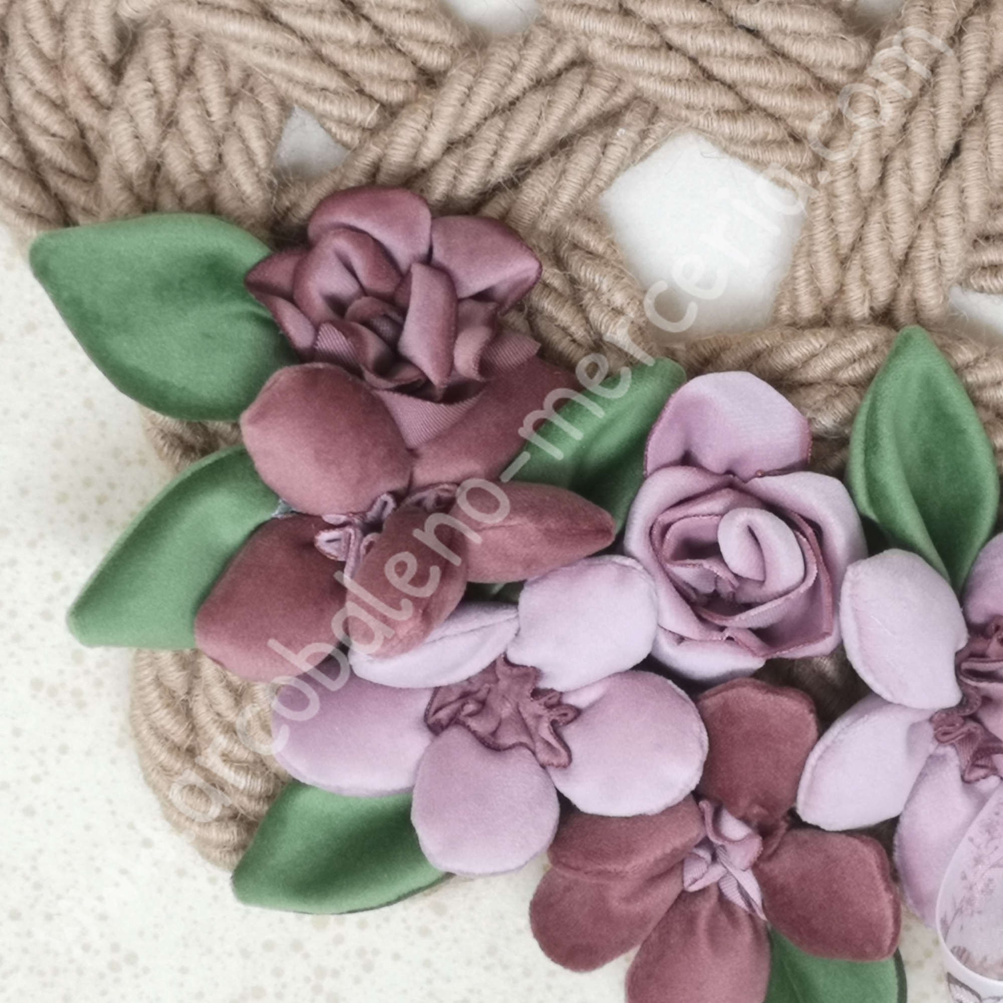FUORIPORTA CON CORDA E ROSE IN VELLUTO