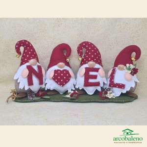 NOEL I QUATTRO GNOMETTI IN FILA